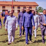 Haut-Uele : 19 286 100 FC débloqués par le Gouvernement provincial pour équiper l’Institut Makoro en pupitres avant les épreuves Ordinaires d&rsquo;Examens d’État