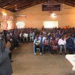 Haut-Uélé : Le Gouverneur Jean Bakomito place la foi au service de la sécurité et de la santé à l’église AOG Temple-Ville d’Isiro