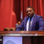 RDC : le député Remy Mukweso fustige la loi sur le référendum et nage à contre-courant de la mouvance au pouvoir après son adoption, qu’il qualifie de « forfaiture ».